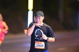 BIB: 0007, 3000, 23526
                            <button type="button" onclick="openModal(20370015)" class="btn btn-primary btn-sm float-right btn-popup" data-toggle="modal" data-target=".modal-high-quality">
                        <i class="fas fa-shopping-cart"></i> Add to Cart
                    </button>
                                            <button type="button" onclick="isThisMe(20370015, true)" class="btn btn-success btn-sm float-right btn-popup btn-isme hidden" data-toggle="tooltip" data-placement="bottom" title="นี่คือรูปของคุณใช่ไหม คลิกที่นี่เพื่อเอาเข้าอัลบั้ม">
                        <i class="fas fa-plus"></i> Add to album
                    </button>
                    <button type="button" onclick="isThisMe(20370015, false)" class="btn btn-warning btn-sm float-right btn-popup btn-isnotme hidden">
                        <i class="fas fa-ban"></i> Remove from album
                    </button>