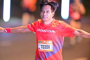 BIB: 72201
                            <button type="button" onclick="openModal(20837561)" class="btn btn-primary btn-sm float-right btn-popup" data-toggle="modal" data-target=".modal-high-quality">
                        <i class="fas fa-shopping-cart"></i> Add to Cart
                    </button>
                                            <button type="button" onclick="isThisMe(20837561, true)" class="btn btn-success btn-sm float-right btn-popup btn-isme hidden" data-toggle="tooltip" data-placement="bottom" title="นี่คือรูปของคุณใช่ไหม คลิกที่นี่เพื่อเอาเข้าอัลบั้ม">
                        <i class="fas fa-plus"></i> Add to album
                    </button>
                    <button type="button" onclick="isThisMe(20837561, false)" class="btn btn-warning btn-sm float-right btn-popup btn-isnotme hidden">
                        <i class="fas fa-ban"></i> Remove from album
                    </button>