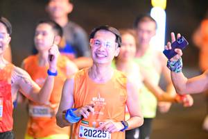 BIB: 20225
                            <button type="button" onclick="openModal(20919161)" class="btn btn-primary btn-sm float-right btn-popup" data-toggle="modal" data-target=".modal-high-quality">
                        <i class="fas fa-shopping-cart"></i> Add to Cart
                    </button>
                                            <button type="button" onclick="isThisMe(20919161, true)" class="btn btn-success btn-sm float-right btn-popup btn-isme hidden" data-toggle="tooltip" data-placement="bottom" title="นี่คือรูปของคุณใช่ไหม คลิกที่นี่เพื่อเอาเข้าอัลบั้ม">
                        <i class="fas fa-plus"></i> Add to album
                    </button>
                    <button type="button" onclick="isThisMe(20919161, false)" class="btn btn-warning btn-sm float-right btn-popup btn-isnotme hidden">
                        <i class="fas fa-ban"></i> Remove from album
                    </button>
