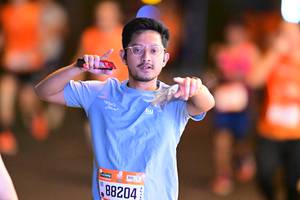 BIB: 88204
                            <button type="button" onclick="openModal(21042646)" class="btn btn-primary btn-sm float-right btn-popup" data-toggle="modal" data-target=".modal-high-quality">
                        <i class="fas fa-shopping-cart"></i> Add to Cart
                    </button>
                                            <button type="button" onclick="isThisMe(21042646, true)" class="btn btn-success btn-sm float-right btn-popup btn-isme hidden" data-toggle="tooltip" data-placement="bottom" title="นี่คือรูปของคุณใช่ไหม คลิกที่นี่เพื่อเอาเข้าอัลบั้ม">
                        <i class="fas fa-plus"></i> Add to album
                    </button>
                    <button type="button" onclick="isThisMe(21042646, false)" class="btn btn-warning btn-sm float-right btn-popup btn-isnotme hidden">
                        <i class="fas fa-ban"></i> Remove from album
                    </button>