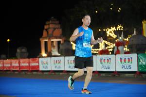 BIB: 4359, 100
                            <button type="button" onclick="openModal(20447383)" class="btn btn-primary btn-sm float-right btn-popup" data-toggle="modal" data-target=".modal-high-quality">
                        <i class="fas fa-shopping-cart"></i> Add to Cart
                    </button>
                                            <button type="button" onclick="isThisMe(20447383, true)" class="btn btn-success btn-sm float-right btn-popup btn-isme hidden" data-toggle="tooltip" data-placement="bottom" title="นี่คือรูปของคุณใช่ไหม คลิกที่นี่เพื่อเอาเข้าอัลบั้ม">
                        <i class="fas fa-plus"></i> Add to album
                    </button>
                    <button type="button" onclick="isThisMe(20447383, false)" class="btn btn-warning btn-sm float-right btn-popup btn-isnotme hidden">
                        <i class="fas fa-ban"></i> Remove from album
                    </button>