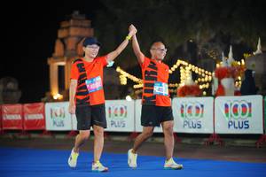 BIB: 103, 45932, 4150, 100
                            <button type="button" onclick="openModal(20437432)" class="btn btn-primary btn-sm float-right btn-popup" data-toggle="modal" data-target=".modal-high-quality">
                        <i class="fas fa-shopping-cart"></i> Add to Cart
                    </button>
                                            <button type="button" onclick="isThisMe(20437432, true)" class="btn btn-success btn-sm float-right btn-popup btn-isme hidden" data-toggle="tooltip" data-placement="bottom" title="นี่คือรูปของคุณใช่ไหม คลิกที่นี่เพื่อเอาเข้าอัลบั้ม">
                        <i class="fas fa-plus"></i> Add to album
                    </button>
                    <button type="button" onclick="isThisMe(20437432, false)" class="btn btn-warning btn-sm float-right btn-popup btn-isnotme hidden">
                        <i class="fas fa-ban"></i> Remove from album
                    </button>