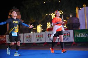 BIB: 4294, 00000, 100, 1001
                            <button type="button" onclick="openModal(20429778)" class="btn btn-primary btn-sm float-right btn-popup" data-toggle="modal" data-target=".modal-high-quality">
                        <i class="fas fa-shopping-cart"></i> Add to Cart
                    </button>
                                            <button type="button" onclick="isThisMe(20429778, true)" class="btn btn-success btn-sm float-right btn-popup btn-isme hidden" data-toggle="tooltip" data-placement="bottom" title="นี่คือรูปของคุณใช่ไหม คลิกที่นี่เพื่อเอาเข้าอัลบั้ม">
                        <i class="fas fa-plus"></i> Add to album
                    </button>
                    <button type="button" onclick="isThisMe(20429778, false)" class="btn btn-warning btn-sm float-right btn-popup btn-isnotme hidden">
                        <i class="fas fa-ban"></i> Remove from album
                    </button>