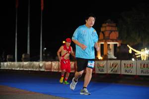 BIB: 100
                            <button type="button" onclick="openModal(20448034)" class="btn btn-primary btn-sm float-right btn-popup" data-toggle="modal" data-target=".modal-high-quality">
                        <i class="fas fa-shopping-cart"></i> Add to Cart
                    </button>
                                            <button type="button" onclick="isThisMe(20448034, true)" class="btn btn-success btn-sm float-right btn-popup btn-isme hidden" data-toggle="tooltip" data-placement="bottom" title="นี่คือรูปของคุณใช่ไหม คลิกที่นี่เพื่อเอาเข้าอัลบั้ม">
                        <i class="fas fa-plus"></i> Add to album
                    </button>
                    <button type="button" onclick="isThisMe(20448034, false)" class="btn btn-warning btn-sm float-right btn-popup btn-isnotme hidden">
                        <i class="fas fa-ban"></i> Remove from album
                    </button>