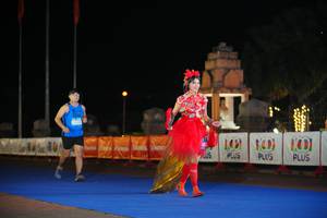 BIB: 100, 1001
                            <button type="button" onclick="openModal(20449327)" class="btn btn-primary btn-sm float-right btn-popup" data-toggle="modal" data-target=".modal-high-quality">
                        <i class="fas fa-shopping-cart"></i> Add to Cart
                    </button>
                                            <button type="button" onclick="isThisMe(20449327, true)" class="btn btn-success btn-sm float-right btn-popup btn-isme hidden" data-toggle="tooltip" data-placement="bottom" title="นี่คือรูปของคุณใช่ไหม คลิกที่นี่เพื่อเอาเข้าอัลบั้ม">
                        <i class="fas fa-plus"></i> Add to album
                    </button>
                    <button type="button" onclick="isThisMe(20449327, false)" class="btn btn-warning btn-sm float-right btn-popup btn-isnotme hidden">
                        <i class="fas fa-ban"></i> Remove from album
                    </button>