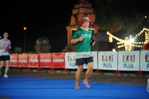 BIB: 133, 000, 1001
                            <button type="button" onclick="openModal(20437851)" class="btn btn-primary btn-sm float-right btn-popup" data-toggle="modal" data-target=".modal-high-quality">
                        <i class="fas fa-shopping-cart"></i> Add to Cart
                    </button>
                                            <button type="button" onclick="isThisMe(20437851, true)" class="btn btn-success btn-sm float-right btn-popup btn-isme hidden" data-toggle="tooltip" data-placement="bottom" title="นี่คือรูปของคุณใช่ไหม คลิกที่นี่เพื่อเอาเข้าอัลบั้ม">
                        <i class="fas fa-plus"></i> Add to album
                    </button>
                    <button type="button" onclick="isThisMe(20437851, false)" class="btn btn-warning btn-sm float-right btn-popup btn-isnotme hidden">
                        <i class="fas fa-ban"></i> Remove from album
                    </button>