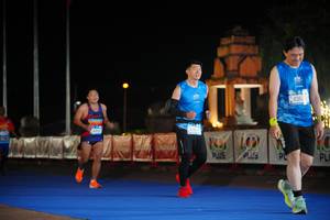 BIB: 436
                            <button type="button" onclick="openModal(20430327)" class="btn btn-primary btn-sm float-right btn-popup" data-toggle="modal" data-target=".modal-high-quality">
                        <i class="fas fa-shopping-cart"></i> Add to Cart
                    </button>
                                            <button type="button" onclick="isThisMe(20430327, true)" class="btn btn-success btn-sm float-right btn-popup btn-isme hidden" data-toggle="tooltip" data-placement="bottom" title="นี่คือรูปของคุณใช่ไหม คลิกที่นี่เพื่อเอาเข้าอัลบั้ม">
                        <i class="fas fa-plus"></i> Add to album
                    </button>
                    <button type="button" onclick="isThisMe(20430327, false)" class="btn btn-warning btn-sm float-right btn-popup btn-isnotme hidden">
                        <i class="fas fa-ban"></i> Remove from album
                    </button>