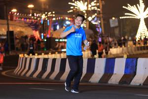 BIB: 196
                            <button type="button" onclick="openModal(20566805)" class="btn btn-primary btn-sm float-right btn-popup" data-toggle="modal" data-target=".modal-high-quality">
                        <i class="fas fa-shopping-cart"></i> Add to Cart
                    </button>
                                            <button type="button" onclick="isThisMe(20566805, true)" class="btn btn-success btn-sm float-right btn-popup btn-isme hidden" data-toggle="tooltip" data-placement="bottom" title="นี่คือรูปของคุณใช่ไหม คลิกที่นี่เพื่อเอาเข้าอัลบั้ม">
                        <i class="fas fa-plus"></i> Add to album
                    </button>
                    <button type="button" onclick="isThisMe(20566805, false)" class="btn btn-warning btn-sm float-right btn-popup btn-isnotme hidden">
                        <i class="fas fa-ban"></i> Remove from album
                    </button>