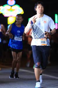 BIB: 40640, 1658
                            <button type="button" onclick="openModal(20179433)" class="btn btn-primary btn-sm float-right btn-popup" data-toggle="modal" data-target=".modal-high-quality">
                        <i class="fas fa-shopping-cart"></i> Add to Cart
                    </button>
                                            <button type="button" onclick="isThisMe(20179433, true)" class="btn btn-success btn-sm float-right btn-popup btn-isme hidden" data-toggle="tooltip" data-placement="bottom" title="นี่คือรูปของคุณใช่ไหม คลิกที่นี่เพื่อเอาเข้าอัลบั้ม">
                        <i class="fas fa-plus"></i> Add to album
                    </button>
                    <button type="button" onclick="isThisMe(20179433, false)" class="btn btn-warning btn-sm float-right btn-popup btn-isnotme hidden">
                        <i class="fas fa-ban"></i> Remove from album
                    </button>
