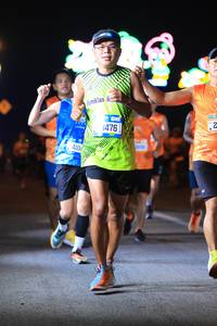 BIB: 410, 1476
                            <button type="button" onclick="openModal(20110467)" class="btn btn-primary btn-sm float-right btn-popup" data-toggle="modal" data-target=".modal-high-quality">
                        <i class="fas fa-shopping-cart"></i> Add to Cart
                    </button>
                                            <button type="button" onclick="isThisMe(20110467, true)" class="btn btn-success btn-sm float-right btn-popup btn-isme hidden" data-toggle="tooltip" data-placement="bottom" title="นี่คือรูปของคุณใช่ไหม คลิกที่นี่เพื่อเอาเข้าอัลบั้ม">
                        <i class="fas fa-plus"></i> Add to album
                    </button>
                    <button type="button" onclick="isThisMe(20110467, false)" class="btn btn-warning btn-sm float-right btn-popup btn-isnotme hidden">
                        <i class="fas fa-ban"></i> Remove from album
                    </button>