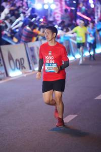 BIB: 4225
                            <button type="button" onclick="openModal(21258813)" class="btn btn-primary btn-sm float-right btn-popup" data-toggle="modal" data-target=".modal-high-quality">
                        <i class="fas fa-shopping-cart"></i> Add to Cart
                    </button>
                                            <button type="button" onclick="isThisMe(21258813, true)" class="btn btn-success btn-sm float-right btn-popup btn-isme hidden" data-toggle="tooltip" data-placement="bottom" title="นี่คือรูปของคุณใช่ไหม คลิกที่นี่เพื่อเอาเข้าอัลบั้ม">
                        <i class="fas fa-plus"></i> Add to album
                    </button>
                    <button type="button" onclick="isThisMe(21258813, false)" class="btn btn-warning btn-sm float-right btn-popup btn-isnotme hidden">
                        <i class="fas fa-ban"></i> Remove from album
                    </button>