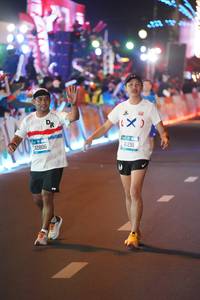 BIB: 228, 162, 90821
                            <button type="button" onclick="openModal(21264342)" class="btn btn-primary btn-sm float-right btn-popup" data-toggle="modal" data-target=".modal-high-quality">
                        <i class="fas fa-shopping-cart"></i> Add to Cart
                    </button>
                                            <button type="button" onclick="isThisMe(21264342, true)" class="btn btn-success btn-sm float-right btn-popup btn-isme hidden" data-toggle="tooltip" data-placement="bottom" title="นี่คือรูปของคุณใช่ไหม คลิกที่นี่เพื่อเอาเข้าอัลบั้ม">
                        <i class="fas fa-plus"></i> Add to album
                    </button>
                    <button type="button" onclick="isThisMe(21264342, false)" class="btn btn-warning btn-sm float-right btn-popup btn-isnotme hidden">
                        <i class="fas fa-ban"></i> Remove from album
                    </button>