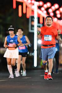 BIB: 454, 43571
                            <button type="button" onclick="openModal(20516765)" class="btn btn-primary btn-sm float-right btn-popup" data-toggle="modal" data-target=".modal-high-quality">
                        <i class="fas fa-shopping-cart"></i> Add to Cart
                    </button>
                                            <button type="button" onclick="isThisMe(20516765, true)" class="btn btn-success btn-sm float-right btn-popup btn-isme hidden" data-toggle="tooltip" data-placement="bottom" title="นี่คือรูปของคุณใช่ไหม คลิกที่นี่เพื่อเอาเข้าอัลบั้ม">
                        <i class="fas fa-plus"></i> Add to album
                    </button>
                    <button type="button" onclick="isThisMe(20516765, false)" class="btn btn-warning btn-sm float-right btn-popup btn-isnotme hidden">
                        <i class="fas fa-ban"></i> Remove from album
                    </button>