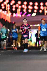 BIB: 46807, 42535
                            <button type="button" onclick="openModal(20233319)" class="btn btn-primary btn-sm float-right btn-popup" data-toggle="modal" data-target=".modal-high-quality">
                        <i class="fas fa-shopping-cart"></i> Add to Cart
                    </button>
                                            <button type="button" onclick="isThisMe(20233319, true)" class="btn btn-success btn-sm float-right btn-popup btn-isme hidden" data-toggle="tooltip" data-placement="bottom" title="นี่คือรูปของคุณใช่ไหม คลิกที่นี่เพื่อเอาเข้าอัลบั้ม">
                        <i class="fas fa-plus"></i> Add to album
                    </button>
                    <button type="button" onclick="isThisMe(20233319, false)" class="btn btn-warning btn-sm float-right btn-popup btn-isnotme hidden">
                        <i class="fas fa-ban"></i> Remove from album
                    </button>