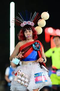 BIB: 0000, 6842
                            <button type="button" onclick="openModal(20510978)" class="btn btn-primary btn-sm float-right btn-popup" data-toggle="modal" data-target=".modal-high-quality">
                        <i class="fas fa-shopping-cart"></i> Add to Cart
                    </button>
                                            <button type="button" onclick="isThisMe(20510978, true)" class="btn btn-success btn-sm float-right btn-popup btn-isme hidden" data-toggle="tooltip" data-placement="bottom" title="นี่คือรูปของคุณใช่ไหม คลิกที่นี่เพื่อเอาเข้าอัลบั้ม">
                        <i class="fas fa-plus"></i> Add to album
                    </button>
                    <button type="button" onclick="isThisMe(20510978, false)" class="btn btn-warning btn-sm float-right btn-popup btn-isnotme hidden">
                        <i class="fas fa-ban"></i> Remove from album
                    </button>