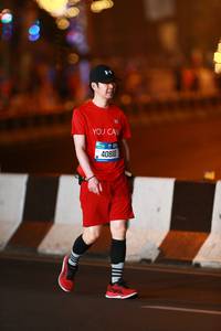 BIB: 40810
                            <button type="button" onclick="openModal(20641243)" class="btn btn-primary btn-sm float-right btn-popup" data-toggle="modal" data-target=".modal-high-quality">
                        <i class="fas fa-shopping-cart"></i> Add to Cart
                    </button>
                                            <button type="button" onclick="isThisMe(20641243, true)" class="btn btn-success btn-sm float-right btn-popup btn-isme hidden" data-toggle="tooltip" data-placement="bottom" title="นี่คือรูปของคุณใช่ไหม คลิกที่นี่เพื่อเอาเข้าอัลบั้ม">
                        <i class="fas fa-plus"></i> Add to album
                    </button>
                    <button type="button" onclick="isThisMe(20641243, false)" class="btn btn-warning btn-sm float-right btn-popup btn-isnotme hidden">
                        <i class="fas fa-ban"></i> Remove from album
                    </button>