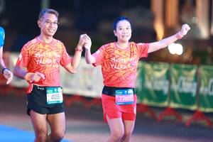 BIB: 4019, 77469
                            <button type="button" onclick="openModal(20653139)" class="btn btn-primary btn-sm float-right btn-popup" data-toggle="modal" data-target=".modal-high-quality">
                        <i class="fas fa-shopping-cart"></i> Add to Cart
                    </button>
                                            <button type="button" onclick="isThisMe(20653139, true)" class="btn btn-success btn-sm float-right btn-popup btn-isme hidden" data-toggle="tooltip" data-placement="bottom" title="นี่คือรูปของคุณใช่ไหม คลิกที่นี่เพื่อเอาเข้าอัลบั้ม">
                        <i class="fas fa-plus"></i> Add to album
                    </button>
                    <button type="button" onclick="isThisMe(20653139, false)" class="btn btn-warning btn-sm float-right btn-popup btn-isnotme hidden">
                        <i class="fas fa-ban"></i> Remove from album
                    </button>