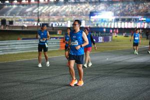 BIB: 43934
                            <button type="button" onclick="openModal(20301472)" class="btn btn-primary btn-sm float-right btn-popup" data-toggle="modal" data-target=".modal-high-quality">
                        <i class="fas fa-shopping-cart"></i> Add to Cart
                    </button>
                                            <button type="button" onclick="isThisMe(20301472, true)" class="btn btn-success btn-sm float-right btn-popup btn-isme hidden" data-toggle="tooltip" data-placement="bottom" title="นี่คือรูปของคุณใช่ไหม คลิกที่นี่เพื่อเอาเข้าอัลบั้ม">
                        <i class="fas fa-plus"></i> Add to album
                    </button>
                    <button type="button" onclick="isThisMe(20301472, false)" class="btn btn-warning btn-sm float-right btn-popup btn-isnotme hidden">
                        <i class="fas fa-ban"></i> Remove from album
                    </button>