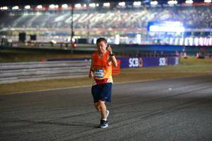 BIB: 6010
                            <button type="button" onclick="openModal(20311829)" class="btn btn-primary btn-sm float-right btn-popup" data-toggle="modal" data-target=".modal-high-quality">
                        <i class="fas fa-shopping-cart"></i> Add to Cart
                    </button>
                                            <button type="button" onclick="isThisMe(20311829, true)" class="btn btn-success btn-sm float-right btn-popup btn-isme hidden" data-toggle="tooltip" data-placement="bottom" title="นี่คือรูปของคุณใช่ไหม คลิกที่นี่เพื่อเอาเข้าอัลบั้ม">
                        <i class="fas fa-plus"></i> Add to album
                    </button>
                    <button type="button" onclick="isThisMe(20311829, false)" class="btn btn-warning btn-sm float-right btn-popup btn-isnotme hidden">
                        <i class="fas fa-ban"></i> Remove from album
                    </button>