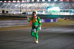 BIB: 846
                            <button type="button" onclick="openModal(20310972)" class="btn btn-primary btn-sm float-right btn-popup" data-toggle="modal" data-target=".modal-high-quality">
                        <i class="fas fa-shopping-cart"></i> Add to Cart
                    </button>
                                            <button type="button" onclick="isThisMe(20310972, true)" class="btn btn-success btn-sm float-right btn-popup btn-isme hidden" data-toggle="tooltip" data-placement="bottom" title="นี่คือรูปของคุณใช่ไหม คลิกที่นี่เพื่อเอาเข้าอัลบั้ม">
                        <i class="fas fa-plus"></i> Add to album
                    </button>
                    <button type="button" onclick="isThisMe(20310972, false)" class="btn btn-warning btn-sm float-right btn-popup btn-isnotme hidden">
                        <i class="fas fa-ban"></i> Remove from album
                    </button>