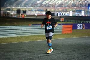 BIB: 44088
                            <button type="button" onclick="openModal(20311435)" class="btn btn-primary btn-sm float-right btn-popup" data-toggle="modal" data-target=".modal-high-quality">
                        <i class="fas fa-shopping-cart"></i> Add to Cart
                    </button>
                                            <button type="button" onclick="isThisMe(20311435, true)" class="btn btn-success btn-sm float-right btn-popup btn-isme hidden" data-toggle="tooltip" data-placement="bottom" title="นี่คือรูปของคุณใช่ไหม คลิกที่นี่เพื่อเอาเข้าอัลบั้ม">
                        <i class="fas fa-plus"></i> Add to album
                    </button>
                    <button type="button" onclick="isThisMe(20311435, false)" class="btn btn-warning btn-sm float-right btn-popup btn-isnotme hidden">
                        <i class="fas fa-ban"></i> Remove from album
                    </button>