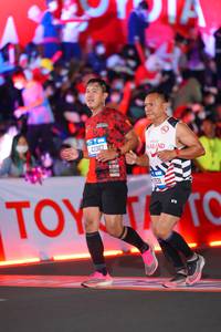 BIB: 43307
                            <button type="button" onclick="openModal(21642589)" class="btn btn-primary btn-sm float-right btn-popup" data-toggle="modal" data-target=".modal-high-quality">
                        <i class="fas fa-shopping-cart"></i> Add to Cart
                    </button>
                                            <button type="button" onclick="isThisMe(21642589, true)" class="btn btn-success btn-sm float-right btn-popup btn-isme hidden" data-toggle="tooltip" data-placement="bottom" title="นี่คือรูปของคุณใช่ไหม คลิกที่นี่เพื่อเอาเข้าอัลบั้ม">
                        <i class="fas fa-plus"></i> Add to album
                    </button>
                    <button type="button" onclick="isThisMe(21642589, false)" class="btn btn-warning btn-sm float-right btn-popup btn-isnotme hidden">
                        <i class="fas fa-ban"></i> Remove from album
                    </button>