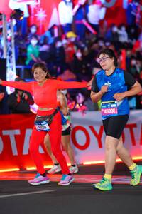 BIB: 45996
                            <button type="button" onclick="openModal(21641479)" class="btn btn-primary btn-sm float-right btn-popup" data-toggle="modal" data-target=".modal-high-quality">
                        <i class="fas fa-shopping-cart"></i> Add to Cart
                    </button>
                                            <button type="button" onclick="isThisMe(21641479, true)" class="btn btn-success btn-sm float-right btn-popup btn-isme hidden" data-toggle="tooltip" data-placement="bottom" title="นี่คือรูปของคุณใช่ไหม คลิกที่นี่เพื่อเอาเข้าอัลบั้ม">
                        <i class="fas fa-plus"></i> Add to album
                    </button>
                    <button type="button" onclick="isThisMe(21641479, false)" class="btn btn-warning btn-sm float-right btn-popup btn-isnotme hidden">
                        <i class="fas fa-ban"></i> Remove from album
                    </button>