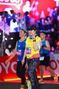 BIB: 5625, 5776
                            <button type="button" onclick="openModal(21643879)" class="btn btn-primary btn-sm float-right btn-popup" data-toggle="modal" data-target=".modal-high-quality">
                        <i class="fas fa-shopping-cart"></i> Add to Cart
                    </button>
                                            <button type="button" onclick="isThisMe(21643879, true)" class="btn btn-success btn-sm float-right btn-popup btn-isme hidden" data-toggle="tooltip" data-placement="bottom" title="นี่คือรูปของคุณใช่ไหม คลิกที่นี่เพื่อเอาเข้าอัลบั้ม">
                        <i class="fas fa-plus"></i> Add to album
                    </button>
                    <button type="button" onclick="isThisMe(21643879, false)" class="btn btn-warning btn-sm float-right btn-popup btn-isnotme hidden">
                        <i class="fas fa-ban"></i> Remove from album
                    </button>