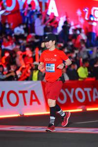 BIB: 40810
                            <button type="button" onclick="openModal(21638167)" class="btn btn-primary btn-sm float-right btn-popup" data-toggle="modal" data-target=".modal-high-quality">
                        <i class="fas fa-shopping-cart"></i> Add to Cart
                    </button>
                                            <button type="button" onclick="isThisMe(21638167, true)" class="btn btn-success btn-sm float-right btn-popup btn-isme hidden" data-toggle="tooltip" data-placement="bottom" title="นี่คือรูปของคุณใช่ไหม คลิกที่นี่เพื่อเอาเข้าอัลบั้ม">
                        <i class="fas fa-plus"></i> Add to album
                    </button>
                    <button type="button" onclick="isThisMe(21638167, false)" class="btn btn-warning btn-sm float-right btn-popup btn-isnotme hidden">
                        <i class="fas fa-ban"></i> Remove from album
                    </button>