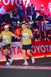 BIB: 41659, 41501
                            <button type="button" onclick="openModal(21645415)" class="btn btn-primary btn-sm float-right btn-popup" data-toggle="modal" data-target=".modal-high-quality">
                        <i class="fas fa-shopping-cart"></i> Add to Cart
                    </button>
                                            <button type="button" onclick="isThisMe(21645415, true)" class="btn btn-success btn-sm float-right btn-popup btn-isme hidden" data-toggle="tooltip" data-placement="bottom" title="นี่คือรูปของคุณใช่ไหม คลิกที่นี่เพื่อเอาเข้าอัลบั้ม">
                        <i class="fas fa-plus"></i> Add to album
                    </button>
                    <button type="button" onclick="isThisMe(21645415, false)" class="btn btn-warning btn-sm float-right btn-popup btn-isnotme hidden">
                        <i class="fas fa-ban"></i> Remove from album
                    </button>