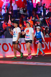 BIB: 0260, 45818
                            <button type="button" onclick="openModal(21645638)" class="btn btn-primary btn-sm float-right btn-popup" data-toggle="modal" data-target=".modal-high-quality">
                        <i class="fas fa-shopping-cart"></i> Add to Cart
                    </button>
                                            <button type="button" onclick="isThisMe(21645638, true)" class="btn btn-success btn-sm float-right btn-popup btn-isme hidden" data-toggle="tooltip" data-placement="bottom" title="นี่คือรูปของคุณใช่ไหม คลิกที่นี่เพื่อเอาเข้าอัลบั้ม">
                        <i class="fas fa-plus"></i> Add to album
                    </button>
                    <button type="button" onclick="isThisMe(21645638, false)" class="btn btn-warning btn-sm float-right btn-popup btn-isnotme hidden">
                        <i class="fas fa-ban"></i> Remove from album
                    </button>