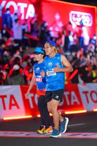 BIB: 42588
                            <button type="button" onclick="openModal(21640106)" class="btn btn-primary btn-sm float-right btn-popup" data-toggle="modal" data-target=".modal-high-quality">
                        <i class="fas fa-shopping-cart"></i> Add to Cart
                    </button>
                                            <button type="button" onclick="isThisMe(21640106, true)" class="btn btn-success btn-sm float-right btn-popup btn-isme hidden" data-toggle="tooltip" data-placement="bottom" title="นี่คือรูปของคุณใช่ไหม คลิกที่นี่เพื่อเอาเข้าอัลบั้ม">
                        <i class="fas fa-plus"></i> Add to album
                    </button>
                    <button type="button" onclick="isThisMe(21640106, false)" class="btn btn-warning btn-sm float-right btn-popup btn-isnotme hidden">
                        <i class="fas fa-ban"></i> Remove from album
                    </button>