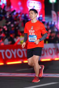 BIB: 42250
                            <button type="button" onclick="openModal(21639340)" class="btn btn-primary btn-sm float-right btn-popup" data-toggle="modal" data-target=".modal-high-quality">
                        <i class="fas fa-shopping-cart"></i> Add to Cart
                    </button>
                                            <button type="button" onclick="isThisMe(21639340, true)" class="btn btn-success btn-sm float-right btn-popup btn-isme hidden" data-toggle="tooltip" data-placement="bottom" title="นี่คือรูปของคุณใช่ไหม คลิกที่นี่เพื่อเอาเข้าอัลบั้ม">
                        <i class="fas fa-plus"></i> Add to album
                    </button>
                    <button type="button" onclick="isThisMe(21639340, false)" class="btn btn-warning btn-sm float-right btn-popup btn-isnotme hidden">
                        <i class="fas fa-ban"></i> Remove from album
                    </button>