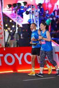 BIB: 4152
                            <button type="button" onclick="openModal(21638422)" class="btn btn-primary btn-sm float-right btn-popup" data-toggle="modal" data-target=".modal-high-quality">
                        <i class="fas fa-shopping-cart"></i> Add to Cart
                    </button>
                                            <button type="button" onclick="isThisMe(21638422, true)" class="btn btn-success btn-sm float-right btn-popup btn-isme hidden" data-toggle="tooltip" data-placement="bottom" title="นี่คือรูปของคุณใช่ไหม คลิกที่นี่เพื่อเอาเข้าอัลบั้ม">
                        <i class="fas fa-plus"></i> Add to album
                    </button>
                    <button type="button" onclick="isThisMe(21638422, false)" class="btn btn-warning btn-sm float-right btn-popup btn-isnotme hidden">
                        <i class="fas fa-ban"></i> Remove from album
                    </button>