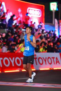 BIB: 2744, 0905
                            <button type="button" onclick="openModal(21640490)" class="btn btn-primary btn-sm float-right btn-popup" data-toggle="modal" data-target=".modal-high-quality">
                        <i class="fas fa-shopping-cart"></i> Add to Cart
                    </button>
                                            <button type="button" onclick="isThisMe(21640490, true)" class="btn btn-success btn-sm float-right btn-popup btn-isme hidden" data-toggle="tooltip" data-placement="bottom" title="นี่คือรูปของคุณใช่ไหม คลิกที่นี่เพื่อเอาเข้าอัลบั้ม">
                        <i class="fas fa-plus"></i> Add to album
                    </button>
                    <button type="button" onclick="isThisMe(21640490, false)" class="btn btn-warning btn-sm float-right btn-popup btn-isnotme hidden">
                        <i class="fas fa-ban"></i> Remove from album
                    </button>