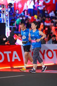 BIB: 2905, 46052
                            <button type="button" onclick="openModal(21638404)" class="btn btn-primary btn-sm float-right btn-popup" data-toggle="modal" data-target=".modal-high-quality">
                        <i class="fas fa-shopping-cart"></i> Add to Cart
                    </button>
                                            <button type="button" onclick="isThisMe(21638404, true)" class="btn btn-success btn-sm float-right btn-popup btn-isme hidden" data-toggle="tooltip" data-placement="bottom" title="นี่คือรูปของคุณใช่ไหม คลิกที่นี่เพื่อเอาเข้าอัลบั้ม">
                        <i class="fas fa-plus"></i> Add to album
                    </button>
                    <button type="button" onclick="isThisMe(21638404, false)" class="btn btn-warning btn-sm float-right btn-popup btn-isnotme hidden">
                        <i class="fas fa-ban"></i> Remove from album
                    </button>