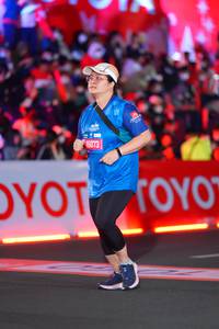 BIB: 46073
                            <button type="button" onclick="openModal(21643929)" class="btn btn-primary btn-sm float-right btn-popup" data-toggle="modal" data-target=".modal-high-quality">
                        <i class="fas fa-shopping-cart"></i> Add to Cart
                    </button>
                                            <button type="button" onclick="isThisMe(21643929, true)" class="btn btn-success btn-sm float-right btn-popup btn-isme hidden" data-toggle="tooltip" data-placement="bottom" title="นี่คือรูปของคุณใช่ไหม คลิกที่นี่เพื่อเอาเข้าอัลบั้ม">
                        <i class="fas fa-plus"></i> Add to album
                    </button>
                    <button type="button" onclick="isThisMe(21643929, false)" class="btn btn-warning btn-sm float-right btn-popup btn-isnotme hidden">
                        <i class="fas fa-ban"></i> Remove from album
                    </button>