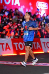 BIB: 42939
                            <button type="button" onclick="openModal(21641278)" class="btn btn-primary btn-sm float-right btn-popup" data-toggle="modal" data-target=".modal-high-quality">
                        <i class="fas fa-shopping-cart"></i> Add to Cart
                    </button>
                                            <button type="button" onclick="isThisMe(21641278, true)" class="btn btn-success btn-sm float-right btn-popup btn-isme hidden" data-toggle="tooltip" data-placement="bottom" title="นี่คือรูปของคุณใช่ไหม คลิกที่นี่เพื่อเอาเข้าอัลบั้ม">
                        <i class="fas fa-plus"></i> Add to album
                    </button>
                    <button type="button" onclick="isThisMe(21641278, false)" class="btn btn-warning btn-sm float-right btn-popup btn-isnotme hidden">
                        <i class="fas fa-ban"></i> Remove from album
                    </button>