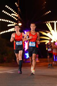 BIB: 00000, 40659, 40692
                            <button type="button" onclick="openModal(20701105)" class="btn btn-primary btn-sm float-right btn-popup" data-toggle="modal" data-target=".modal-high-quality">
                        <i class="fas fa-shopping-cart"></i> Add to Cart
                    </button>
                                            <button type="button" onclick="isThisMe(20701105, true)" class="btn btn-success btn-sm float-right btn-popup btn-isme hidden" data-toggle="tooltip" data-placement="bottom" title="นี่คือรูปของคุณใช่ไหม คลิกที่นี่เพื่อเอาเข้าอัลบั้ม">
                        <i class="fas fa-plus"></i> Add to album
                    </button>
                    <button type="button" onclick="isThisMe(20701105, false)" class="btn btn-warning btn-sm float-right btn-popup btn-isnotme hidden">
                        <i class="fas fa-ban"></i> Remove from album
                    </button>