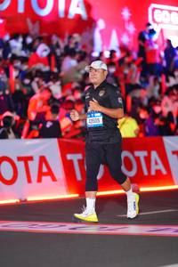 BIB: 2200, 43505
                            <button type="button" onclick="openModal(21643885)" class="btn btn-primary btn-sm float-right btn-popup" data-toggle="modal" data-target=".modal-high-quality">
                        <i class="fas fa-shopping-cart"></i> Add to Cart
                    </button>
                                            <button type="button" onclick="isThisMe(21643885, true)" class="btn btn-success btn-sm float-right btn-popup btn-isme hidden" data-toggle="tooltip" data-placement="bottom" title="นี่คือรูปของคุณใช่ไหม คลิกที่นี่เพื่อเอาเข้าอัลบั้ม">
                        <i class="fas fa-plus"></i> Add to album
                    </button>
                    <button type="button" onclick="isThisMe(21643885, false)" class="btn btn-warning btn-sm float-right btn-popup btn-isnotme hidden">
                        <i class="fas fa-ban"></i> Remove from album
                    </button>