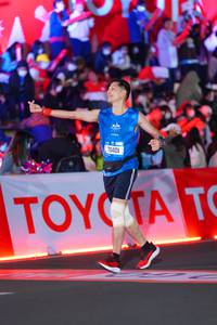 BIB: 70401
                            <button type="button" onclick="openModal(21641723)" class="btn btn-primary btn-sm float-right btn-popup" data-toggle="modal" data-target=".modal-high-quality">
                        <i class="fas fa-shopping-cart"></i> Add to Cart
                    </button>
                                            <button type="button" onclick="isThisMe(21641723, true)" class="btn btn-success btn-sm float-right btn-popup btn-isme hidden" data-toggle="tooltip" data-placement="bottom" title="นี่คือรูปของคุณใช่ไหม คลิกที่นี่เพื่อเอาเข้าอัลบั้ม">
                        <i class="fas fa-plus"></i> Add to album
                    </button>
                    <button type="button" onclick="isThisMe(21641723, false)" class="btn btn-warning btn-sm float-right btn-popup btn-isnotme hidden">
                        <i class="fas fa-ban"></i> Remove from album
                    </button>