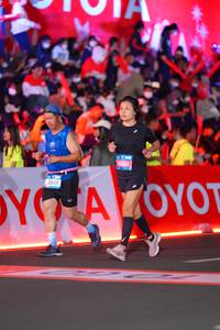 BIB: 5805, 43689
                            <button type="button" onclick="openModal(21642613)" class="btn btn-primary btn-sm float-right btn-popup" data-toggle="modal" data-target=".modal-high-quality">
                        <i class="fas fa-shopping-cart"></i> Add to Cart
                    </button>
                                            <button type="button" onclick="isThisMe(21642613, true)" class="btn btn-success btn-sm float-right btn-popup btn-isme hidden" data-toggle="tooltip" data-placement="bottom" title="นี่คือรูปของคุณใช่ไหม คลิกที่นี่เพื่อเอาเข้าอัลบั้ม">
                        <i class="fas fa-plus"></i> Add to album
                    </button>
                    <button type="button" onclick="isThisMe(21642613, false)" class="btn btn-warning btn-sm float-right btn-popup btn-isnotme hidden">
                        <i class="fas fa-ban"></i> Remove from album
                    </button>