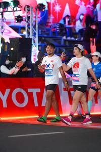 BIB: 40260, 15818
                            <button type="button" onclick="openModal(21645677)" class="btn btn-primary btn-sm float-right btn-popup" data-toggle="modal" data-target=".modal-high-quality">
                        <i class="fas fa-shopping-cart"></i> Add to Cart
                    </button>
                                            <button type="button" onclick="isThisMe(21645677, true)" class="btn btn-success btn-sm float-right btn-popup btn-isme hidden" data-toggle="tooltip" data-placement="bottom" title="นี่คือรูปของคุณใช่ไหม คลิกที่นี่เพื่อเอาเข้าอัลบั้ม">
                        <i class="fas fa-plus"></i> Add to album
                    </button>
                    <button type="button" onclick="isThisMe(21645677, false)" class="btn btn-warning btn-sm float-right btn-popup btn-isnotme hidden">
                        <i class="fas fa-ban"></i> Remove from album
                    </button>