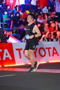 BIB: 407
                            <button type="button" onclick="openModal(21637861)" class="btn btn-primary btn-sm float-right btn-popup" data-toggle="modal" data-target=".modal-high-quality">
                        <i class="fas fa-shopping-cart"></i> Add to Cart
                    </button>
                                            <button type="button" onclick="isThisMe(21637861, true)" class="btn btn-success btn-sm float-right btn-popup btn-isme hidden" data-toggle="tooltip" data-placement="bottom" title="นี่คือรูปของคุณใช่ไหม คลิกที่นี่เพื่อเอาเข้าอัลบั้ม">
                        <i class="fas fa-plus"></i> Add to album
                    </button>
                    <button type="button" onclick="isThisMe(21637861, false)" class="btn btn-warning btn-sm float-right btn-popup btn-isnotme hidden">
                        <i class="fas fa-ban"></i> Remove from album
                    </button>