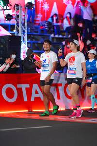 BIB: 0260, 45818
                            <button type="button" onclick="openModal(21645670)" class="btn btn-primary btn-sm float-right btn-popup" data-toggle="modal" data-target=".modal-high-quality">
                        <i class="fas fa-shopping-cart"></i> Add to Cart
                    </button>
                                            <button type="button" onclick="isThisMe(21645670, true)" class="btn btn-success btn-sm float-right btn-popup btn-isme hidden" data-toggle="tooltip" data-placement="bottom" title="นี่คือรูปของคุณใช่ไหม คลิกที่นี่เพื่อเอาเข้าอัลบั้ม">
                        <i class="fas fa-plus"></i> Add to album
                    </button>
                    <button type="button" onclick="isThisMe(21645670, false)" class="btn btn-warning btn-sm float-right btn-popup btn-isnotme hidden">
                        <i class="fas fa-ban"></i> Remove from album
                    </button>