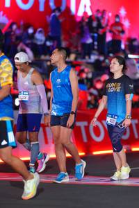 BIB: 4072
                            <button type="button" onclick="openModal(21645046)" class="btn btn-primary btn-sm float-right btn-popup" data-toggle="modal" data-target=".modal-high-quality">
                        <i class="fas fa-shopping-cart"></i> Add to Cart
                    </button>
                                            <button type="button" onclick="isThisMe(21645046, true)" class="btn btn-success btn-sm float-right btn-popup btn-isme hidden" data-toggle="tooltip" data-placement="bottom" title="นี่คือรูปของคุณใช่ไหม คลิกที่นี่เพื่อเอาเข้าอัลบั้ม">
                        <i class="fas fa-plus"></i> Add to album
                    </button>
                    <button type="button" onclick="isThisMe(21645046, false)" class="btn btn-warning btn-sm float-right btn-popup btn-isnotme hidden">
                        <i class="fas fa-ban"></i> Remove from album
                    </button>