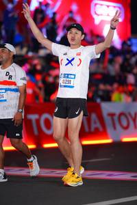 BIB: 41291, 007
                            <button type="button" onclick="openModal(21645188)" class="btn btn-primary btn-sm float-right btn-popup" data-toggle="modal" data-target=".modal-high-quality">
                        <i class="fas fa-shopping-cart"></i> Add to Cart
                    </button>
                                            <button type="button" onclick="isThisMe(21645188, true)" class="btn btn-success btn-sm float-right btn-popup btn-isme hidden" data-toggle="tooltip" data-placement="bottom" title="นี่คือรูปของคุณใช่ไหม คลิกที่นี่เพื่อเอาเข้าอัลบั้ม">
                        <i class="fas fa-plus"></i> Add to album
                    </button>
                    <button type="button" onclick="isThisMe(21645188, false)" class="btn btn-warning btn-sm float-right btn-popup btn-isnotme hidden">
                        <i class="fas fa-ban"></i> Remove from album
                    </button>