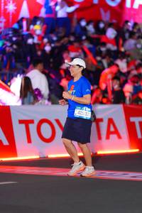 BIB: 42503
                            <button type="button" onclick="openModal(21643563)" class="btn btn-primary btn-sm float-right btn-popup" data-toggle="modal" data-target=".modal-high-quality">
                        <i class="fas fa-shopping-cart"></i> Add to Cart
                    </button>
                                            <button type="button" onclick="isThisMe(21643563, true)" class="btn btn-success btn-sm float-right btn-popup btn-isme hidden" data-toggle="tooltip" data-placement="bottom" title="นี่คือรูปของคุณใช่ไหม คลิกที่นี่เพื่อเอาเข้าอัลบั้ม">
                        <i class="fas fa-plus"></i> Add to album
                    </button>
                    <button type="button" onclick="isThisMe(21643563, false)" class="btn btn-warning btn-sm float-right btn-popup btn-isnotme hidden">
                        <i class="fas fa-ban"></i> Remove from album
                    </button>