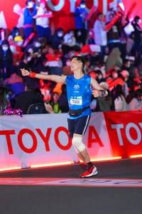 BIB: 70401
                            <button type="button" onclick="openModal(21641728)" class="btn btn-primary btn-sm float-right btn-popup" data-toggle="modal" data-target=".modal-high-quality">
                        <i class="fas fa-shopping-cart"></i> Add to Cart
                    </button>
                                            <button type="button" onclick="isThisMe(21641728, true)" class="btn btn-success btn-sm float-right btn-popup btn-isme hidden" data-toggle="tooltip" data-placement="bottom" title="นี่คือรูปของคุณใช่ไหม คลิกที่นี่เพื่อเอาเข้าอัลบั้ม">
                        <i class="fas fa-plus"></i> Add to album
                    </button>
                    <button type="button" onclick="isThisMe(21641728, false)" class="btn btn-warning btn-sm float-right btn-popup btn-isnotme hidden">
                        <i class="fas fa-ban"></i> Remove from album
                    </button>