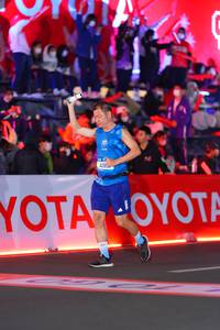 BIB: 428
                            <button type="button" onclick="openModal(21645219)" class="btn btn-primary btn-sm float-right btn-popup" data-toggle="modal" data-target=".modal-high-quality">
                        <i class="fas fa-shopping-cart"></i> Add to Cart
                    </button>
                                            <button type="button" onclick="isThisMe(21645219, true)" class="btn btn-success btn-sm float-right btn-popup btn-isme hidden" data-toggle="tooltip" data-placement="bottom" title="นี่คือรูปของคุณใช่ไหม คลิกที่นี่เพื่อเอาเข้าอัลบั้ม">
                        <i class="fas fa-plus"></i> Add to album
                    </button>
                    <button type="button" onclick="isThisMe(21645219, false)" class="btn btn-warning btn-sm float-right btn-popup btn-isnotme hidden">
                        <i class="fas fa-ban"></i> Remove from album
                    </button>